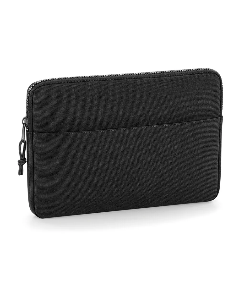Essential 15 laptop case" in Black